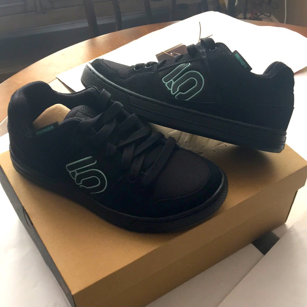 Adidas Five Ten Freerider Women’s Mountain Bike Shoes Black Size 8. Brand new!